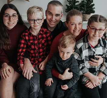 photo of Patrick Boulé, Kira Zoellner and their children, one of whom was born premature. The couple wants to raise $156,000 to implement the NICAP program at HMR